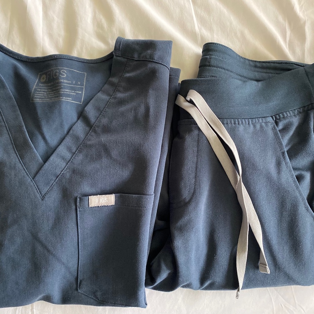 DARK HARBOR FIGS Set: Size SMALL - Catarina One-Pocket Top & Zamora Jogger Pants